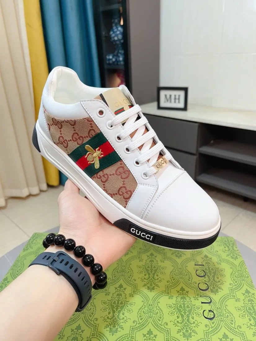 Men's shoes 💰420🌹🌹GUCCI [Gucci] New high-end brand of men's shoes, the latest fashionable casual men's shoes, trendy and versatile, relaxed and sporty style, uppers imported from Italy, first-layer cowhide, genuine leather lining, and ultra-fine workmanship. Original personalized fashionable rubber wear-resistant outsole, light and comfortable on the foot, size 38-44